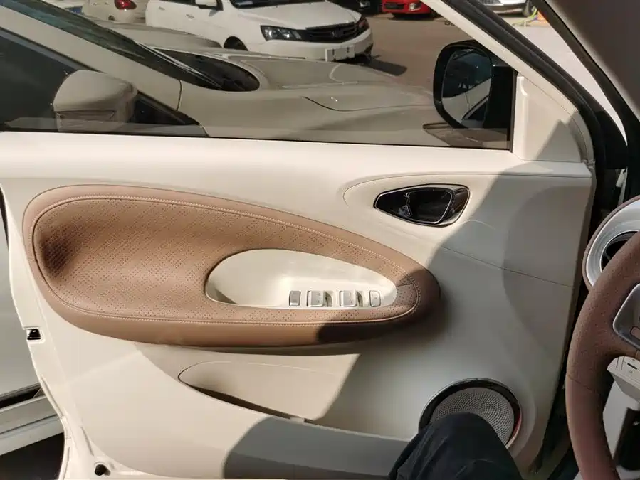 900x675_0_q87_c42_autohomecar__ChxpV2k_ZwGAHjEwAAGGWCiIJ1M857.jpg.webp Used Wuling Bingo 2025 model 333km Lingxi exclusive model