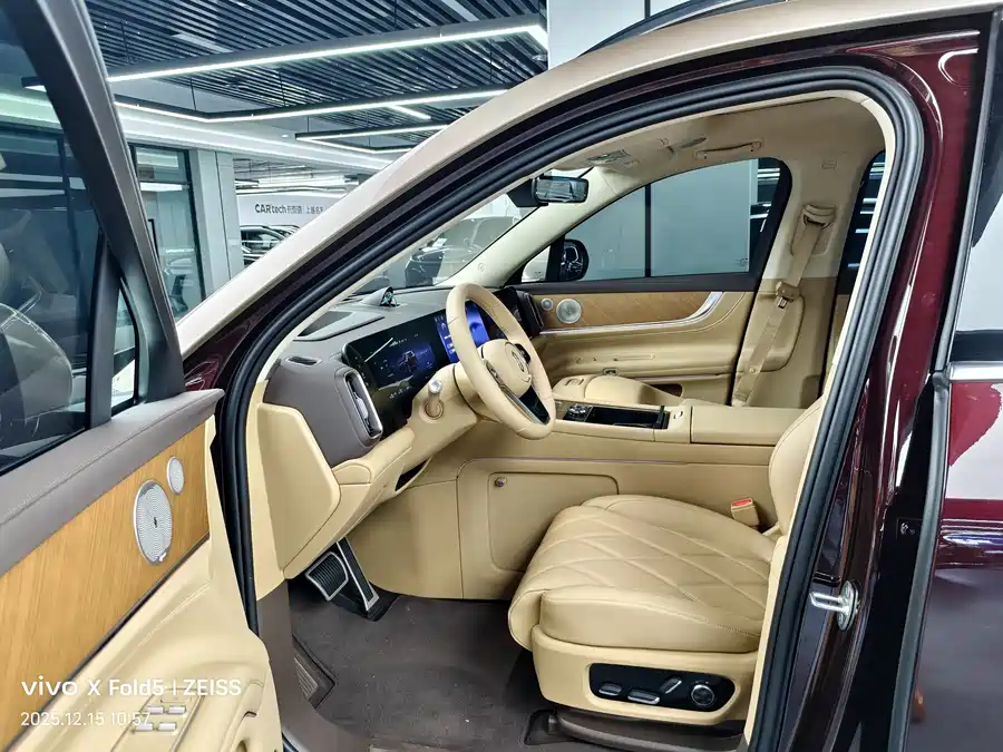 Used AITO M9 2025 extended range Ultra version 52kWh 5-seater version