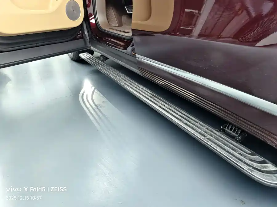 Used AITO M9 2025 extended range Ultra version 52kWh 5-seater version