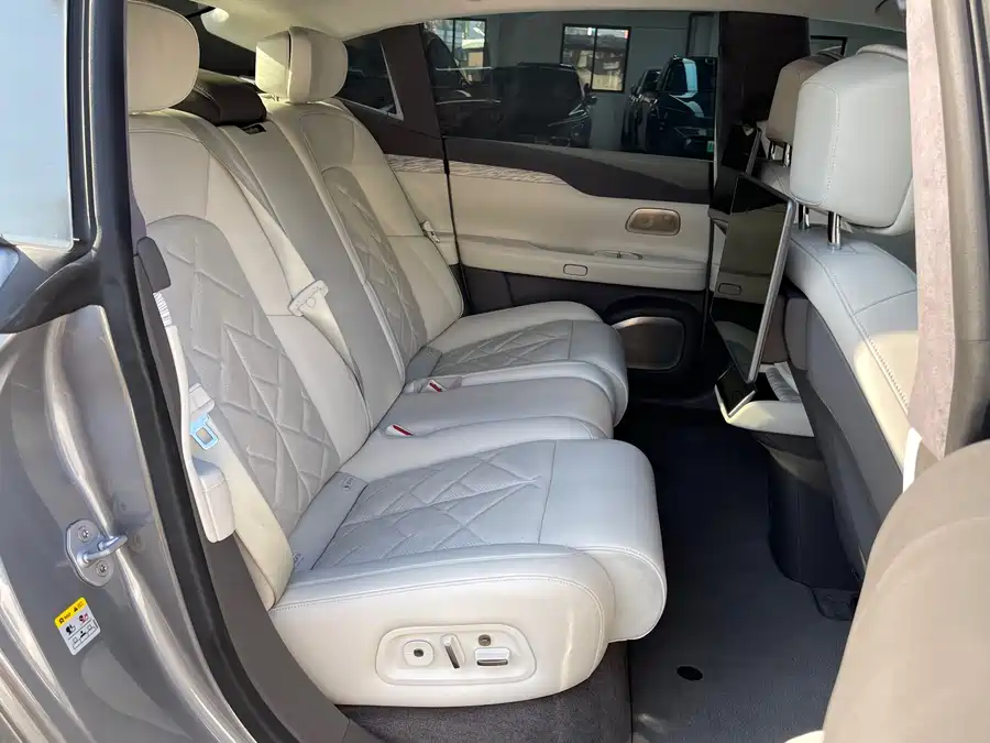 900x675_0_q87_c42_autohomecar__ChxpV2k_w0CARmChAAdyah76oUU449.jpg.webp Used NIO ET7 2024 100kWh Executive Signature Edition