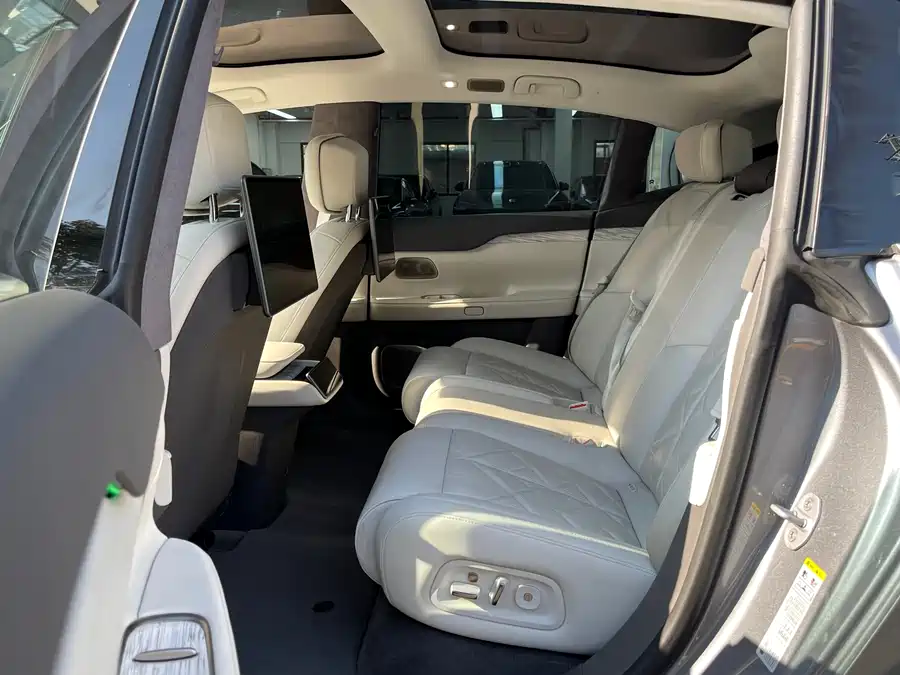 900x675_0_q87_c42_autohomecar__ChxpV2k_wzyAbaA7AAdGWtF0Ia4870.jpg.webp Used NIO ET7 2024 100kWh Executive Signature Edition