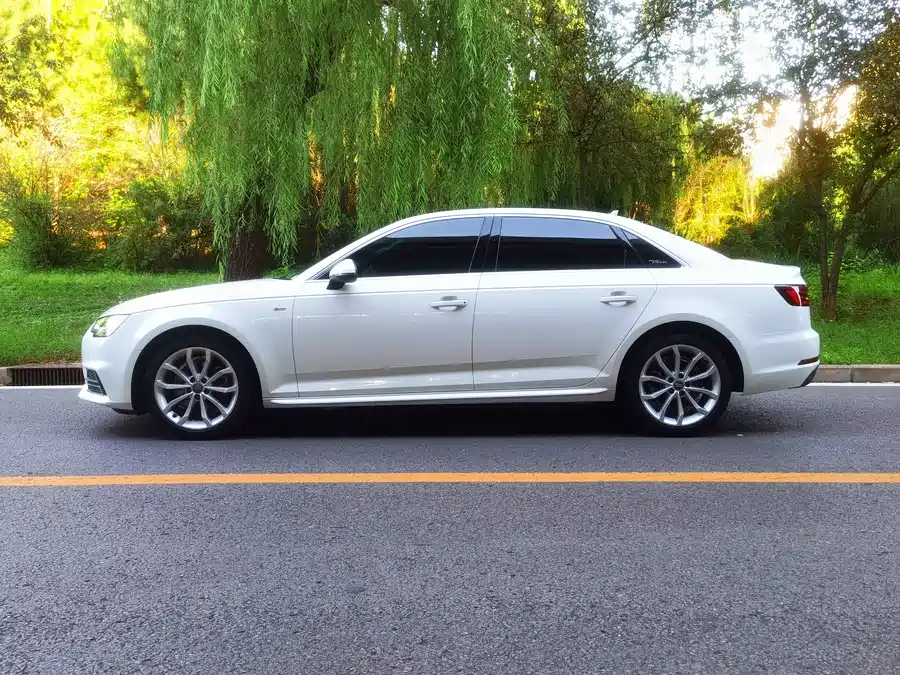 Used Audi A4L 2018 30th Anniversary Model 40 TFSI Fashion Model