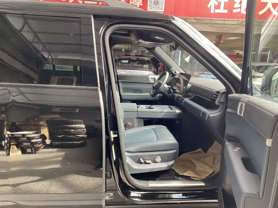 900x675_0_q87_c42_autohomecar__ChxpV2kfBBGAd1ElAAa9YTUnjaA016.jpg.webp Used BYD Leopard Titanium 7 2025 190KM four-wheel drive Ultra version