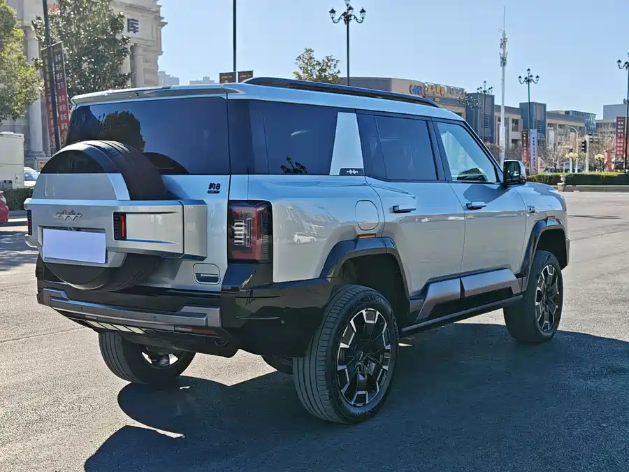 900x675_0_q87_c42_autohomecar__ChxpV2kf_waAbimiAAbOMKg4RcE708.jpg.webp Used BYD Leopard 8 2025 Zhiyong flagship version 6 seats