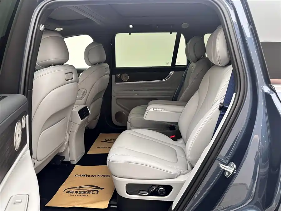 Used AITO M9 2024 extended range Ultra version 52kWh 6-seater version