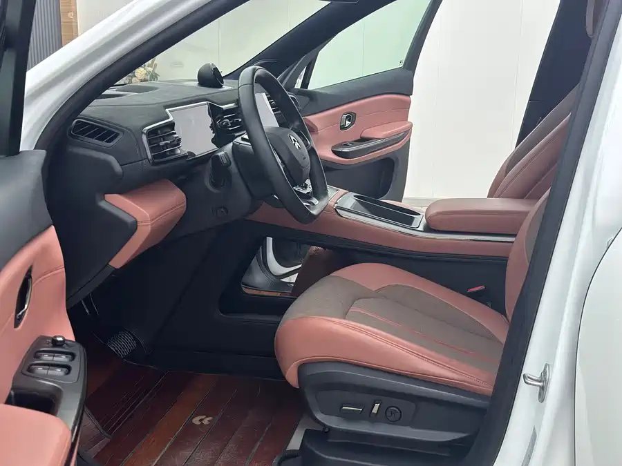 900x675_0_q87_c42_autohomecar__ChxpV2khgC2AJpcBAAbK1SfBDVI771.jpg.webp Used NIO EC6 2020 615KM Performance Edition