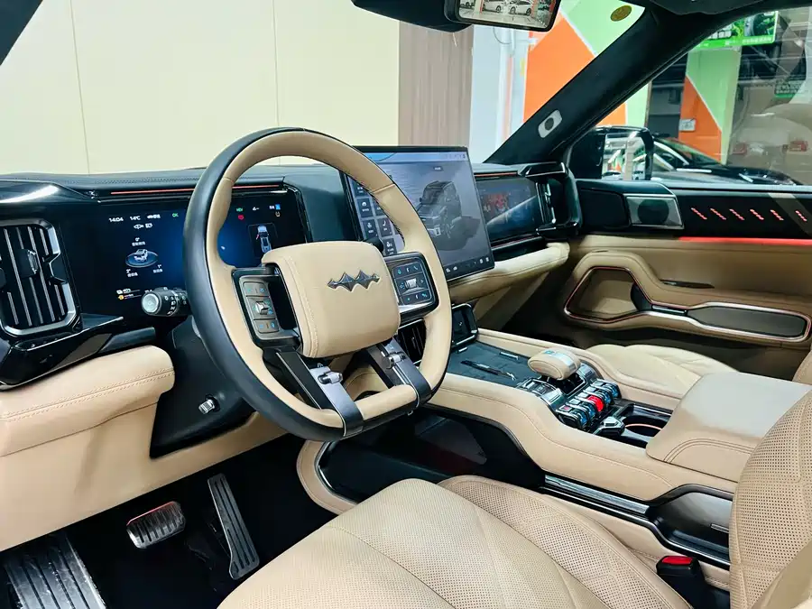 900x675_0_q87_c42_autohomecar__ChxpV2kiq0iAKEekAApiFcOWl2o012.jpg.webp Used BYD Leopard 8 2025 Zhiyong flagship version 6 seats