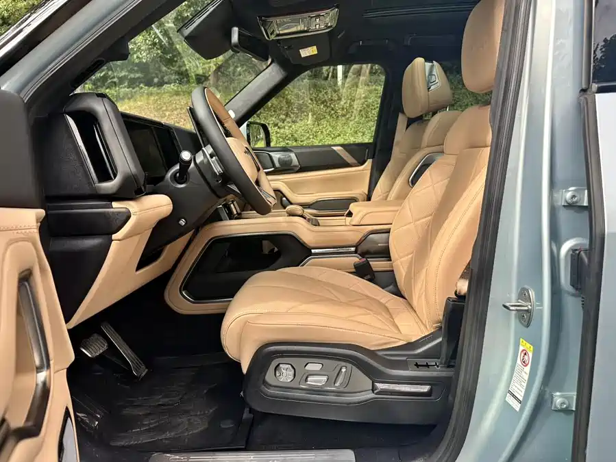 Used BYD Leopard 8 2025 Zhiyong flagship version 6 seats