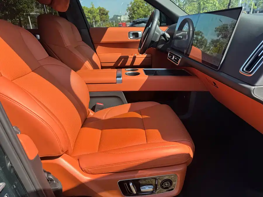 900x675_0_q87_c42_autohomecar__ChxpV2klOzKATAadAAiLEiUxLEw242.jpg.webp Used Li Auto L9 2022 Max