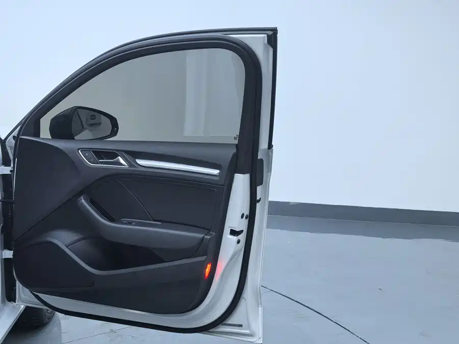 Used Audi A3 2017 Limousine 35 TFSI Fashion