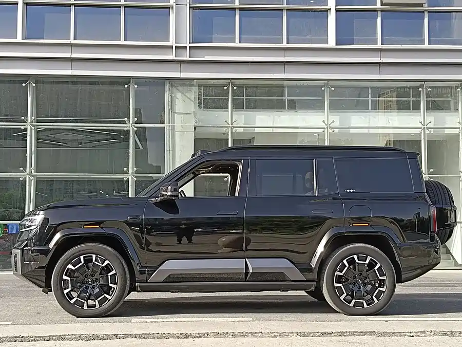 900x675_0_q87_c42_autohomecar__ChxpV2kmakCAQsQ1AAic-7zRLM590.jpg.webp Used BYD Leopard 8 2025 Zhiyong flagship version 7 seats