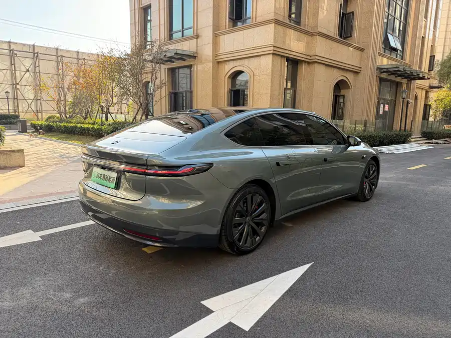 900x675_0_q87_c42_autohomecar__ChxpV2kmrneAYLsKAA9MjaW6jbc172.jpg.webp Used NIO ET7 2022 model 100kWh first edition