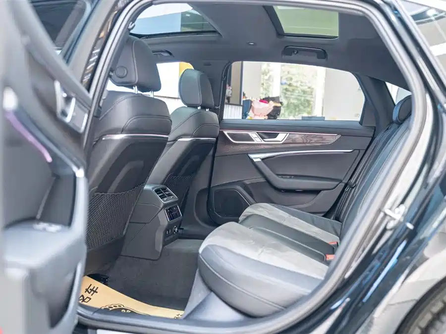 900x675_0_q87_c42_autohomecar__ChxpV2kn_TOARjWnAAGySPrSD2A084.jpg.webp Used Audi A6L 2024 45 TFSI Premium Dynamic Model