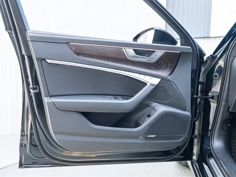 900x675_0_q87_c42_autohomecar__ChxpV2kn_TOAdXWMAAHE50XUM-4892.jpg.webp Used Audi A6L 2024 45 TFSI Premium Dynamic Model