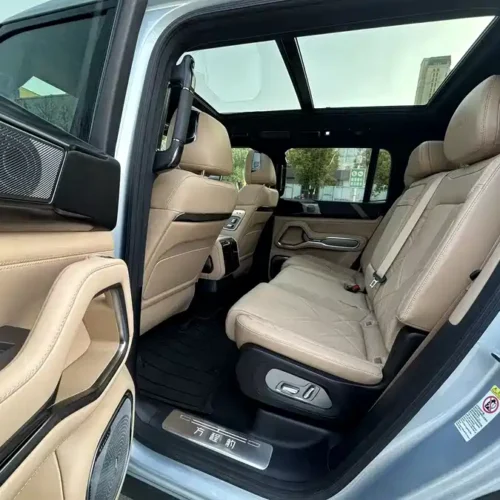 900x675_0_q87_c42_autohomecar__ChxpV2knq0GATxvQAAQYPQQwlrY066.jpg.webp Used BYD Leopard 8 2025 Zhiyong Deluxe Edition 7 seats