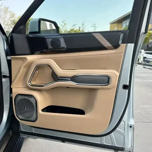 900x675_0_q87_c42_autohomecar__ChxpV2knqz-AN_heAAOw6cjEh9w181.jpg.webp Used BYD Leopard 8 2025 Zhiyong Deluxe Edition 7 seats