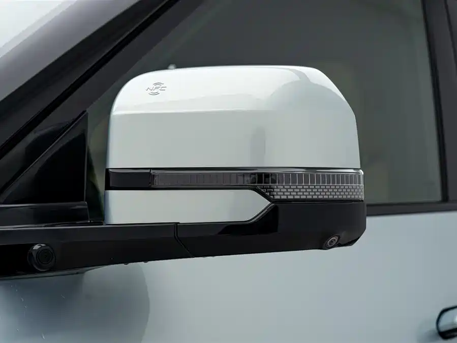 900x675_0_q87_c42_autohomecar__ChxpV2kqtSqARmDIAADCSJ4__Hg131.jpg.webp Used BYD Leopard 8 2025 Zhiyong flagship version 7 seats