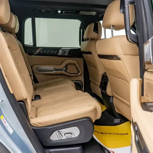 900x675_0_q87_c42_autohomecar__ChxpV2kqtSuAdzauAAGRcgg7_eI771.jpg.webp Used BYD Leopard 8 2025 Zhiyong flagship version 7 seats