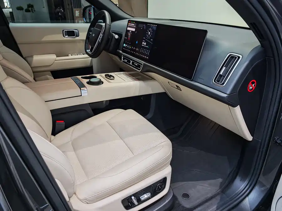 900x675_0_q87_c42_autohomecar__ChxpV2ktBuGAZWcuAAcNMG6BWRo152.jpg.webp Used Li Auto L9 2023 Pro