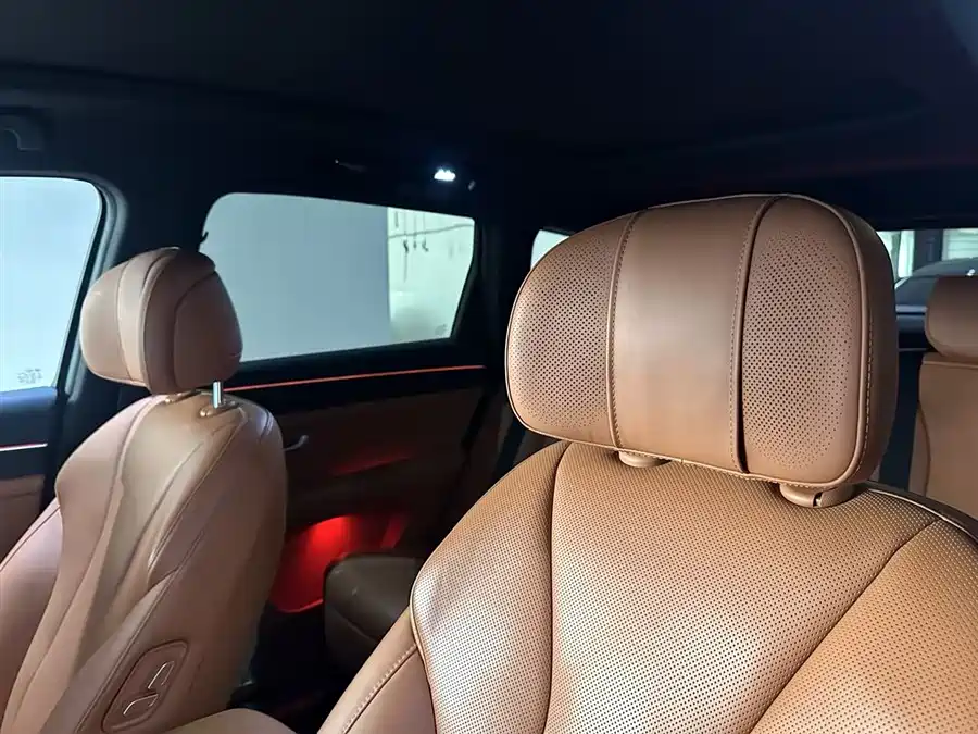 900x675_0_q87_c42_autohomecar__ChxpV2ktDoqAX4x9AAIaVlHEGoM406.jpg.webp Used HUAWEI AITO M7 2024 1.5T Intelligent Driving Four-wheel Drive Pro Version 5 Seats