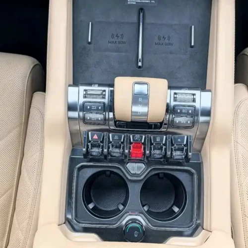 900x675_0_q87_c42_autohomecar__ChxpV2kv2kOAZCA3AAP5q7ZzB-0689.jpg.webp Used BYD Leopard 8 2025 Zhiyong flagship version 7 seats