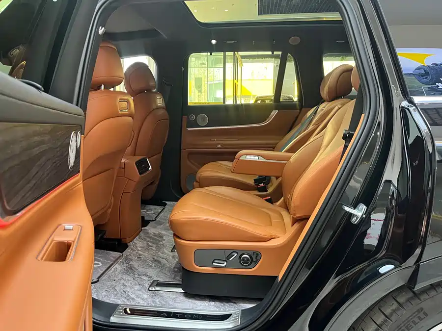 900x675_0_q87_c42_autohomecar__ChxpV2kxK5-AIKm1AAmvU6L-aAA576.jpg.webp Used AITO M9 2024 extended range Max version 42kWh 6-seater version