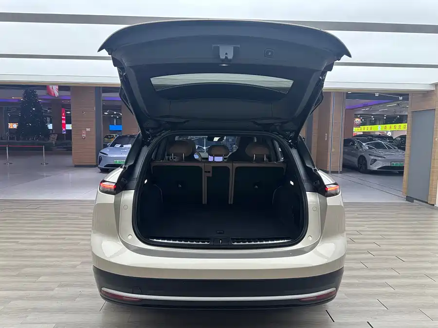 Used NIO ES6 2024 model 75kWh