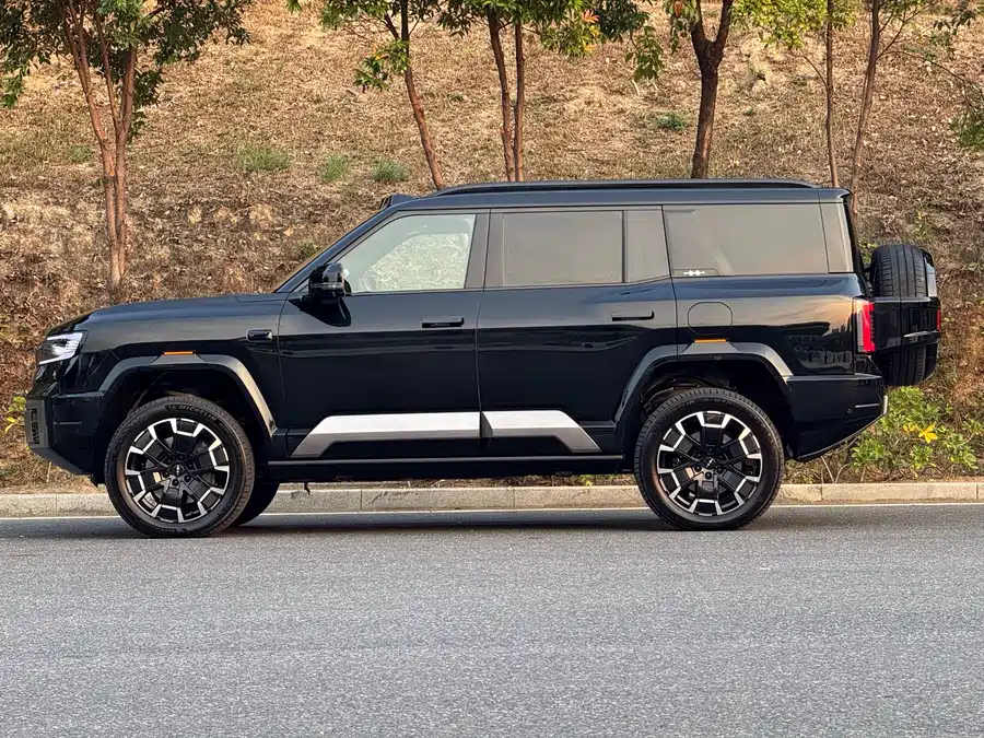 900x675_0_q87_c42_autohomecar__ChxpV2kxW7SAUsOjABGUfigIPBg275.jpg.webp Used BYD Leopard 8 2025 Zhiyong flagship version 7 seats