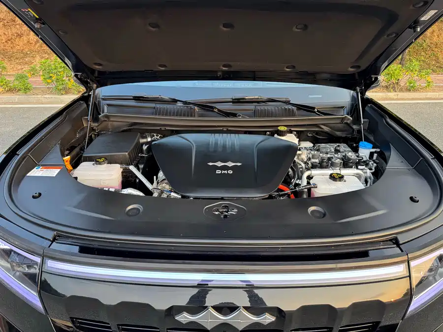 900x675_0_q87_c42_autohomecar__ChxpV2kxW7eARuADAArn5mKysXU216.jpg.webp Used BYD Leopard 8 2025 Zhiyong flagship version 7 seats