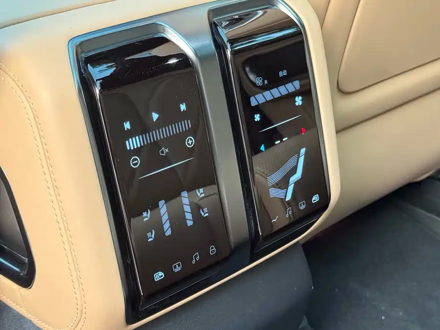 900x675_0_q87_c42_autohomecar__ChxpV2kxW8SACH0OAAZ0OI0jMn4314.jpg.webp Used BYD Leopard 8 2025 Zhiyong flagship version 7 seats