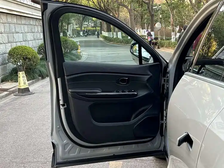 900x675_0_q87_c42_autohomecar__ChxpV2lBdU-AWfs6AAIxR_R-Vzw717.jpg.webp Used NIO EC6 2022 100kWh sports version