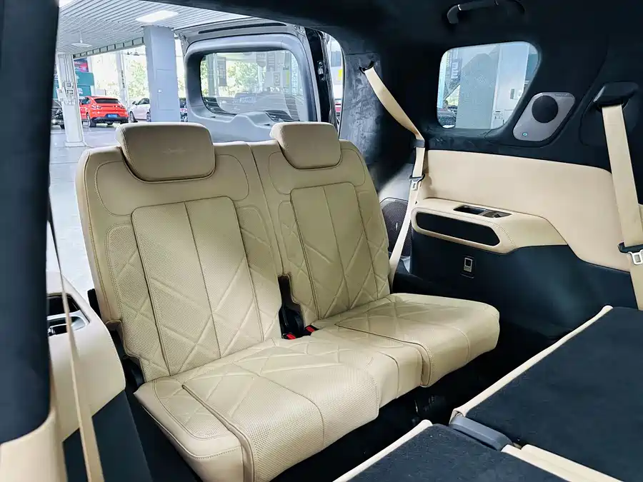 900x675_0_q87_c42_autohomecar__ChxpV2lCLCmAWlSvAAZO7lctZ3o060.jpg.webp Used BYD Leopard 8 2025 Zhiyong flagship version 7 seats