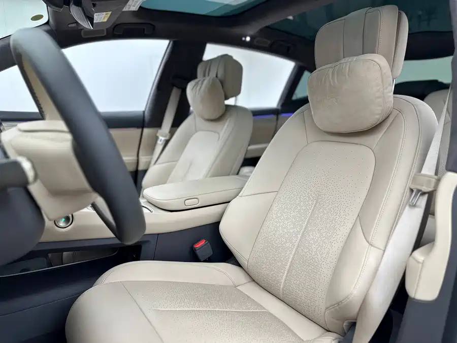 900x675_0_q87_c42_autohomecar__ChxpV2lCWtaAf0eYAAb07AjqH0k422.jpg.webp Used NIO ET7 2024 75kWh Executive Edition