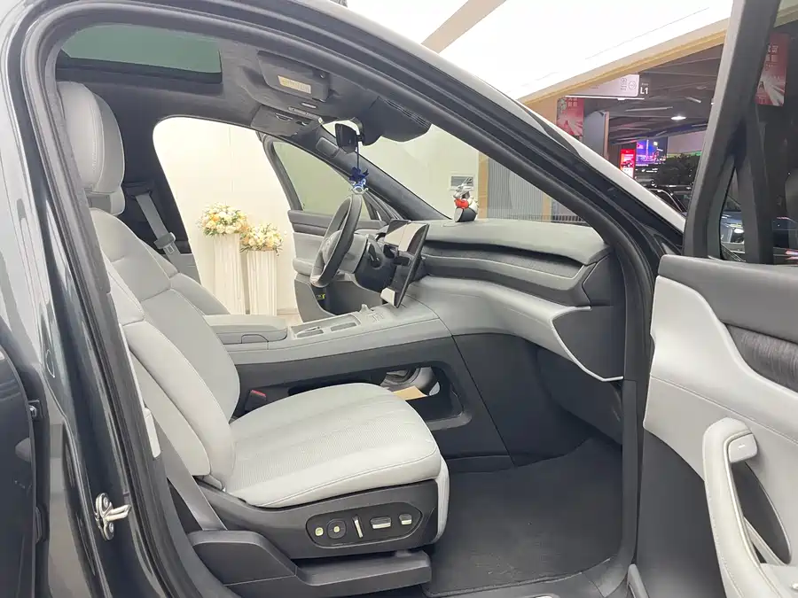 900x675_0_q87_c42_autohomecar__ChxpV2lD1FCAMtEmAAhkblk-S4g819.jpg.webp Used NIO ES8 2023 model 100kWh