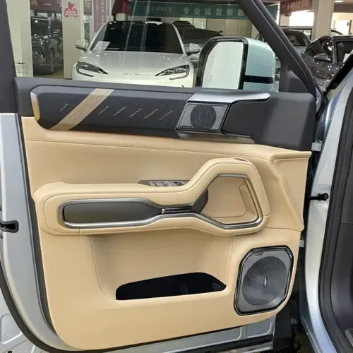 900x675_0_q87_c42_autohomecar__ChxpV2lD75OAXHt-AAXG_1G2U6A642.jpg.webp Used BYD Leopard 8 2025 Zhiyong flagship version 7 seats