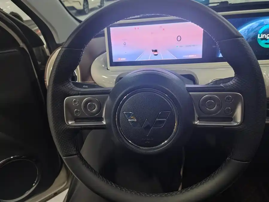 Used Wuling Bingo 2023 model 333km Yuexiang model