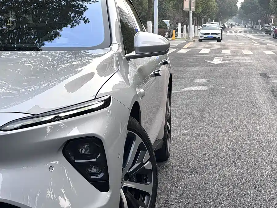 900x675_0_q87_c42_autohomecar__ChxpV2lDZBOAPyI8AAk4OndFxa0768.jpg.webp Used NIO ET7 2023 100kWh Signature Edition