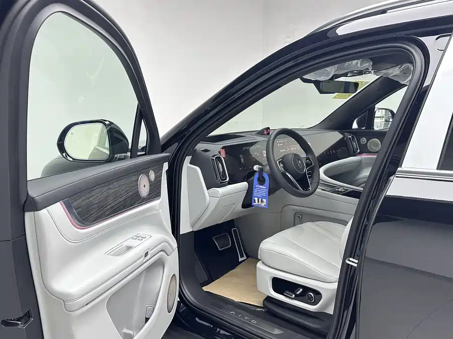 900x675_0_q87_c42_autohomecar__ChxpV2lDmSqAWm2PAAVwhn2oxMU241.jpg.webp Used AITO M9 2024 extended range Ultra version 42kWh 6-seater version