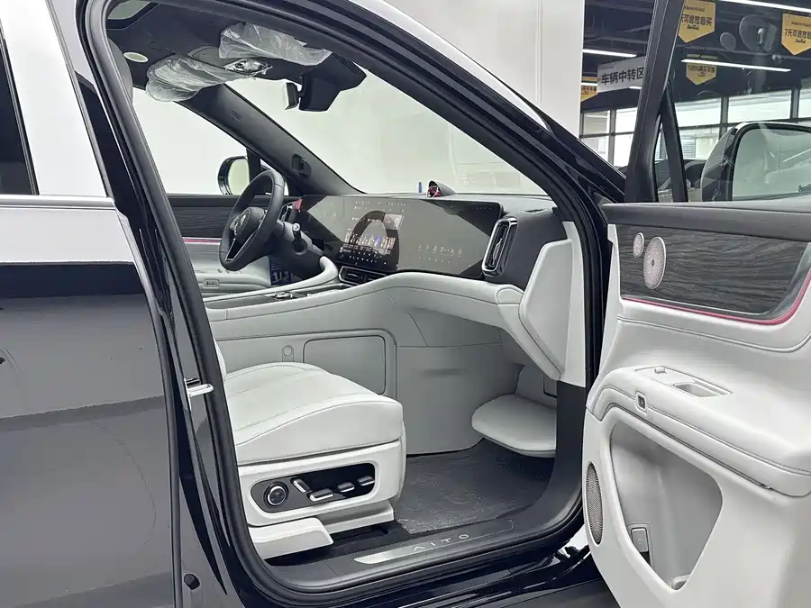 900x675_0_q87_c42_autohomecar__ChxpV2lDmSuAaWrBAAXWgv7oBS0388.jpg.webp Used AITO M9 2024 extended range Ultra version 42kWh 6-seater version