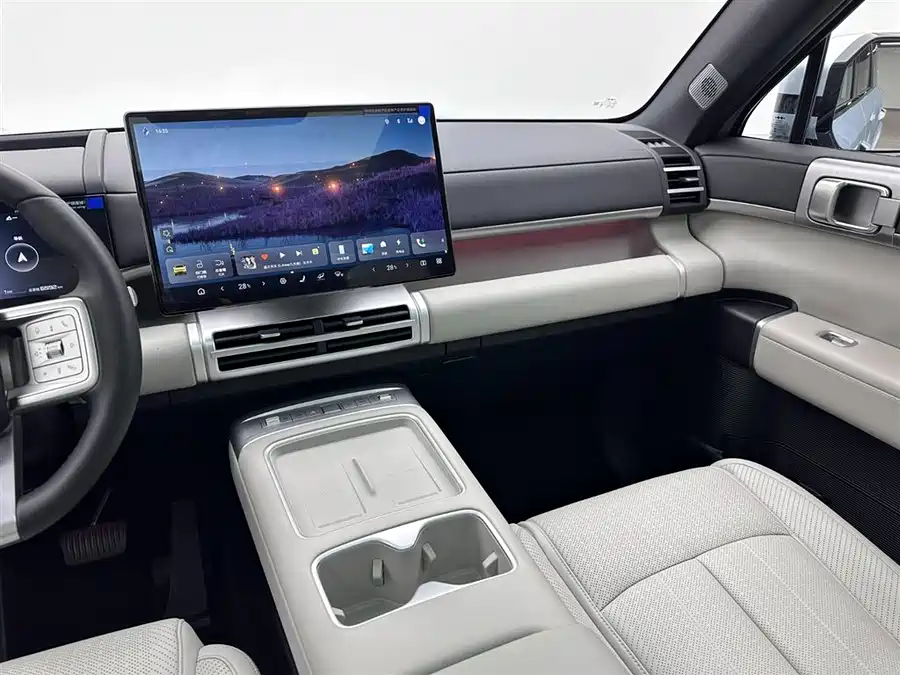 900x675_0_q87_c42_autohomecar__ChxpV2lDr1KAfb87AAHwmVHsR5U805.jpg.webp Used BYD Leopard Titanium 7 2025 model 135KM two-wheel drive Pro version