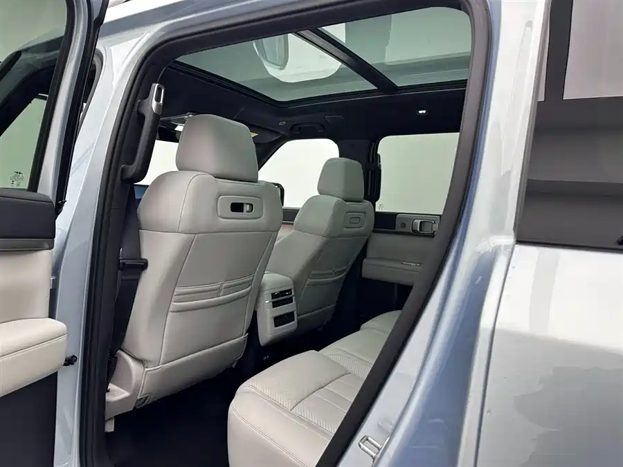 900x675_0_q87_c42_autohomecar__ChxpV2lDr1SAbZdLAAF7Tj-jE5I512.jpg.webp Used BYD Leopard Titanium 7 2025 model 135KM two-wheel drive Pro version