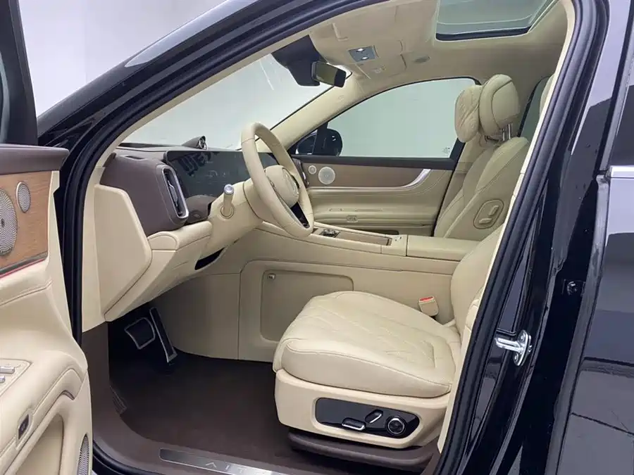 900x675_0_q87_c42_autohomecar__ChxpV2lDuA6AYeJwAAHPVcE0dPo268.jpg.webp Used AITO M9 2024 extended range Ultra version 52kWh 6-seater version