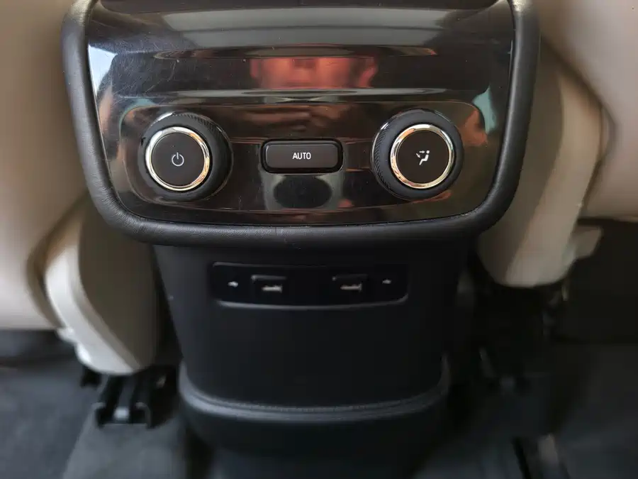 900x675_0_q87_c42_autohomecar__ChxpV2lDvHiASox3AAUrudj0q1E596.jpg.webp Used NIO ES8 2018 Founder Edition