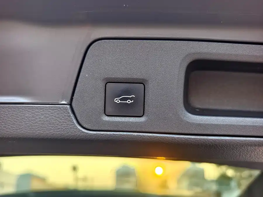 900x675_0_q87_c42_autohomecar__ChxpV2lDvHyAS4sDAAbIL_muap0347.jpg.webp Used NIO ES8 2018 Founder Edition