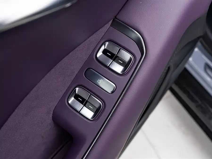 900x675_0_q87_c42_autohomecar__ChxpV2lE9SyAE0zgAAFD-4AYTKA987.jpg.webp Used Xpeng P7 2025 702 Long Battery Life Ultra