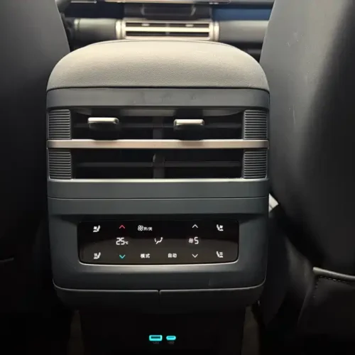 900x675_0_q87_c42_autohomecar__ChxpV2lFCVaAXhI0AAZ3l4wveHw541.jpg.webp Used BYD Leopard Titanium 7 2025 190KM four-wheel drive Ultra version