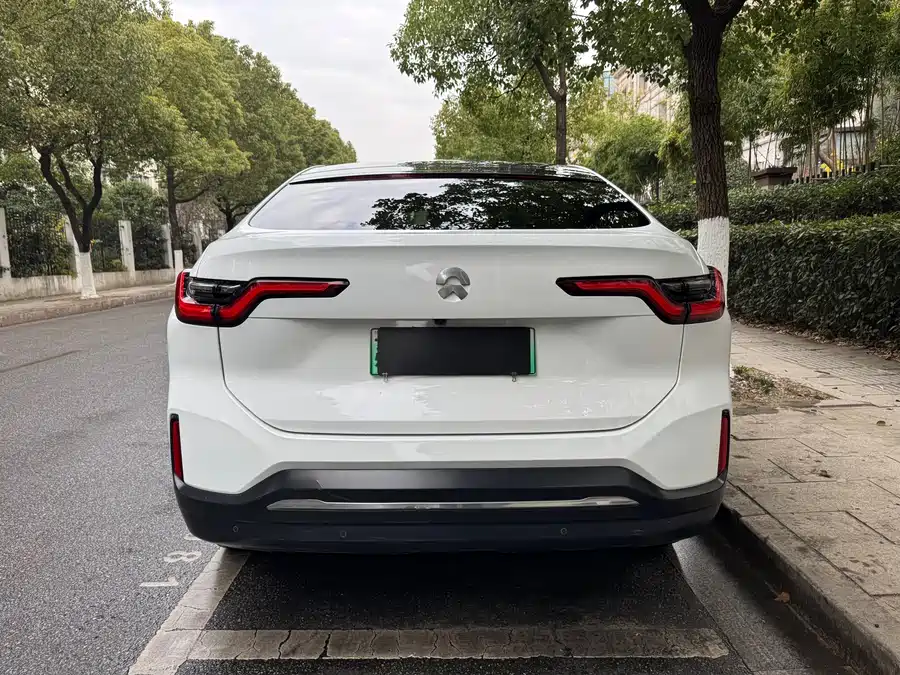 900x675_0_q87_c42_autohomecar__ChxpV2lFDB6AEqHBAA0Wp-JMvHk845.jpg.webp Used NIO EC6 2020 430KM Sports Edition