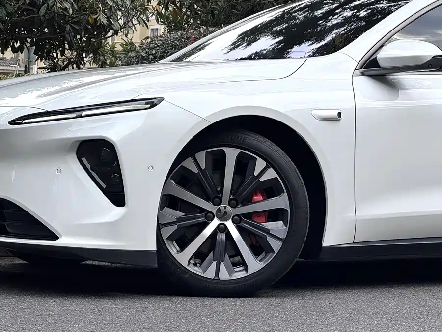 900x675_0_q87_c42_autohomecar__ChxpV2lFQISAIPwcAAcDFStzdJ8041.jpg.webp Used NIO ET7 2022 model 100kWh first edition