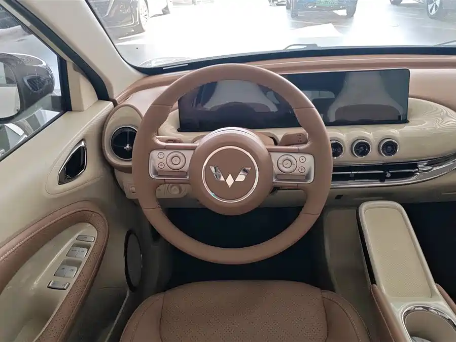 900x675_0_q87_c42_autohomecar__ChxpV2lGFOuAY0BfAAGs18J0tII072.jpg.webp Used Wuling Bingo 2025 model 410km Lingxi exclusive model