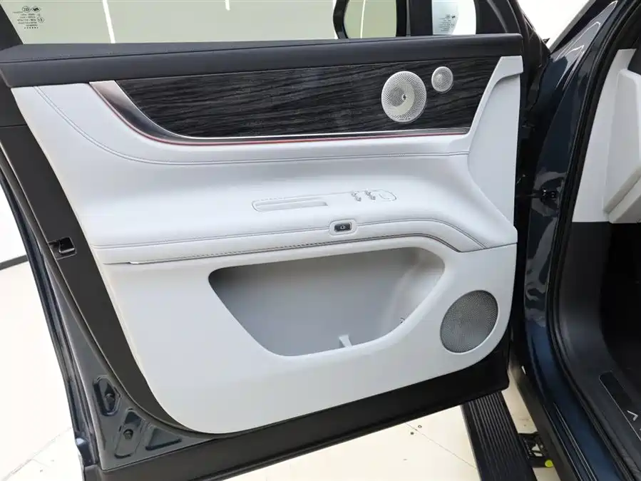 Used AITO M9 2024 extended range Max version 42kWh 6-seater version